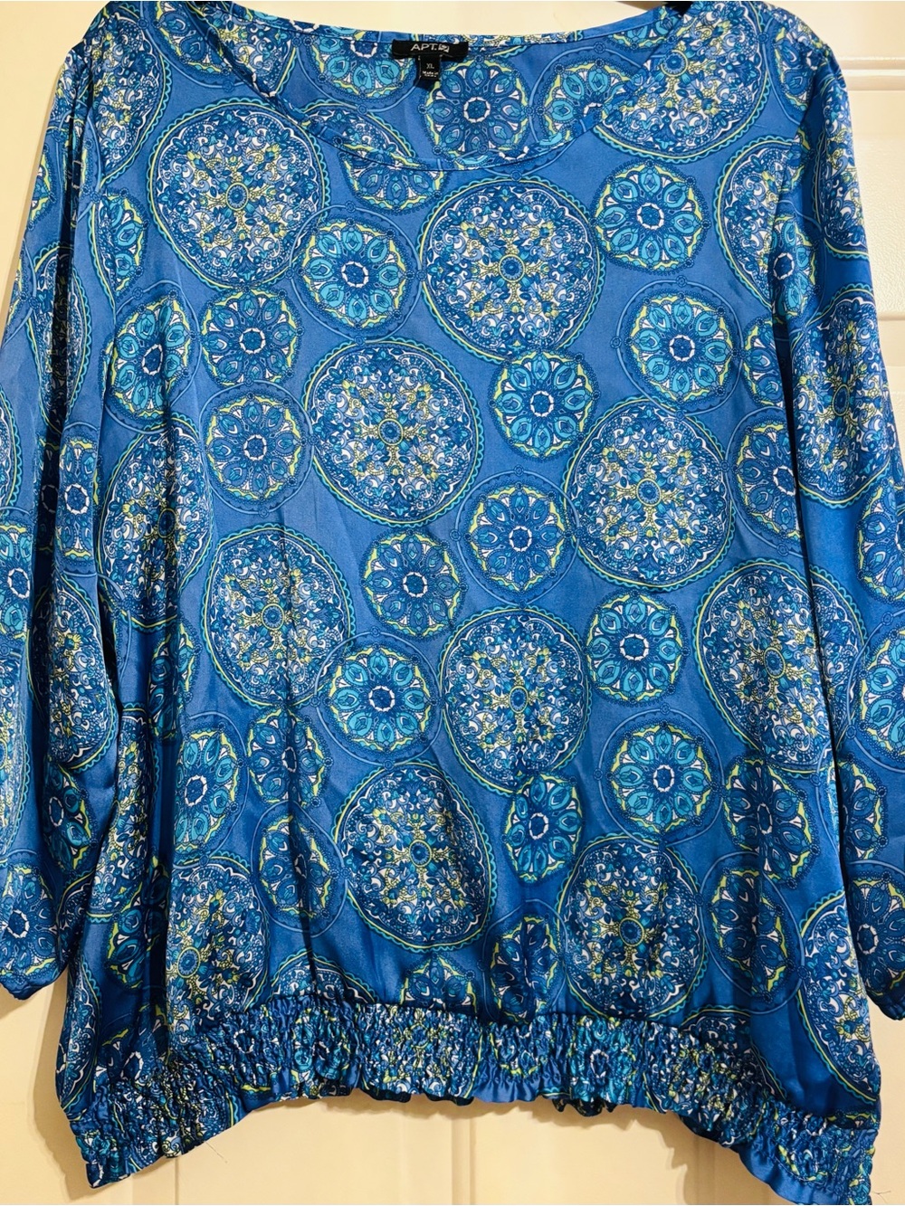 Brilliant lightweight top